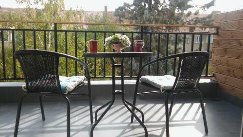 Rooftop Apartment Near Town Centre - Brand New