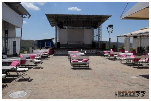 Radio Cafe Kanal 77 Hotel