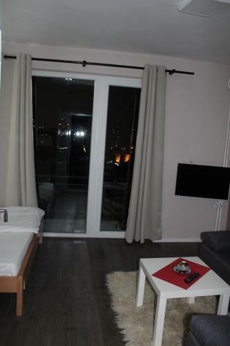 Hostal Villa Flora Guesthouse