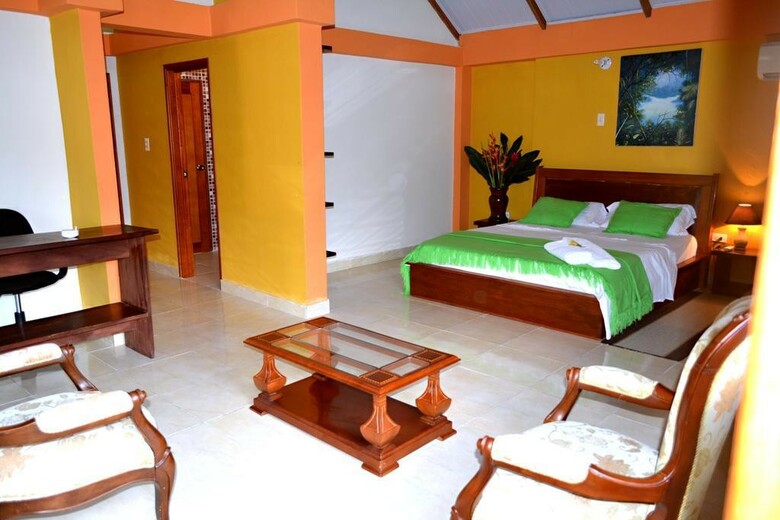 Hotel Caba�as Yakuruna