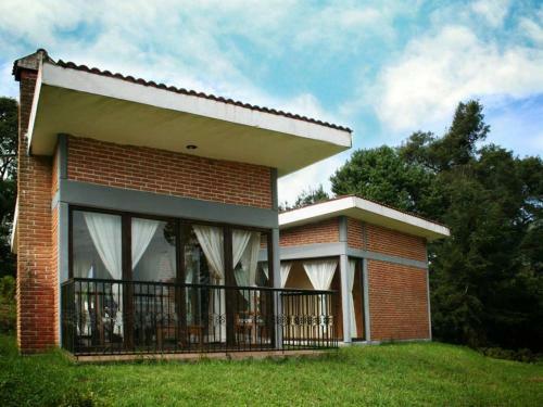 Caba�as Entrada A La Sierra