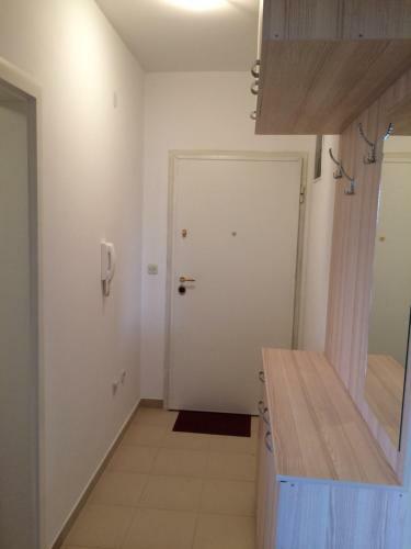 Lake View Apartment