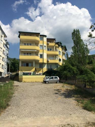 Lake View Apartment