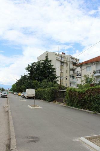 Two Bedroom Apartment Near Centre