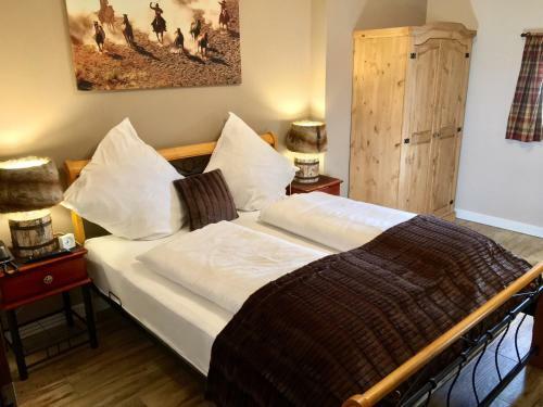 Four Oaks Bed & Breakfast Hotel