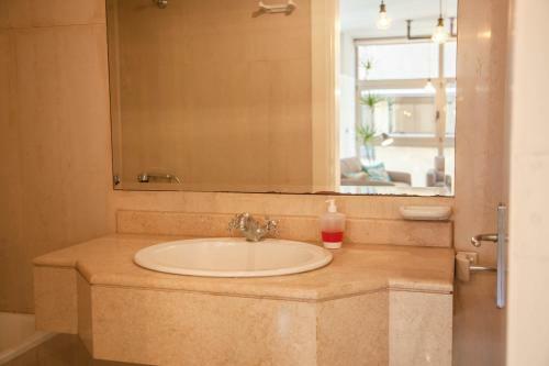 Gemmayze 1bd Apartment