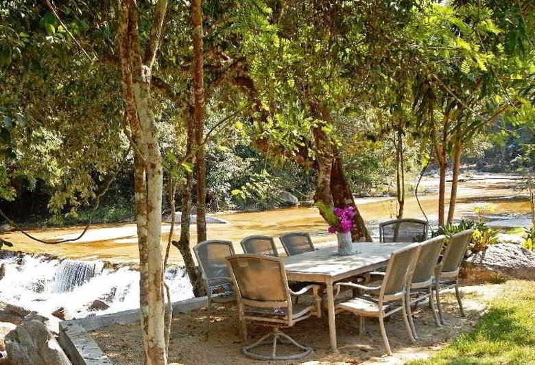 Villa Azalea Inn & Organic Farm