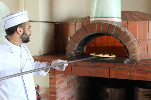 Hotel Al Bustan