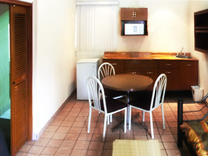 La Fuente Hotel & Suites