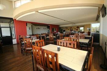 La Fuente Hotel & Suites