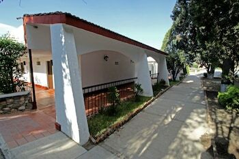 La Fuente Hotel & Suites