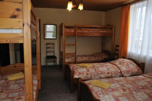 Posada Stren?i Guesthouse