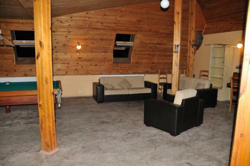 Posada Stren?i Guesthouse