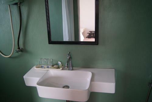 Hostal Frangipani Guesthouse