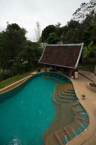 Villa Shangri-lao Resort