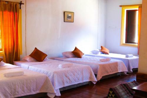 Albergue Croissant D'or Guestroom By Avalon B&B