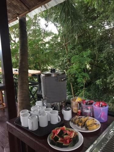 Chill Riverside Hostel & Cafe