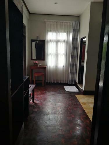 Hostal Mekhong Lao Villa
