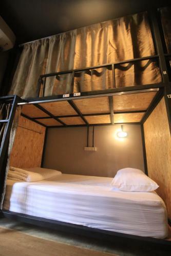 My Box Hostel & Cafe