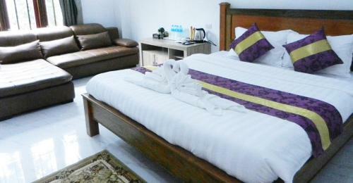 Nuttyphoy Hotel