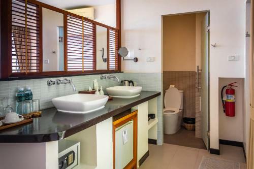 Hotel The River Resort