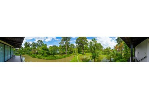 Hotel The River Resort