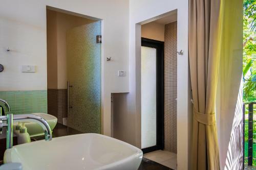 Hotel The River Resort