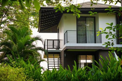 Hotel The River Resort