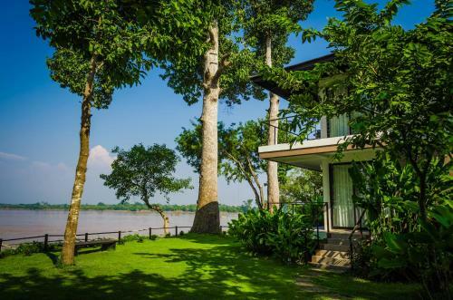 Hotel The River Resort