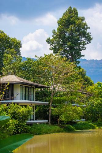 Hotel The River Resort