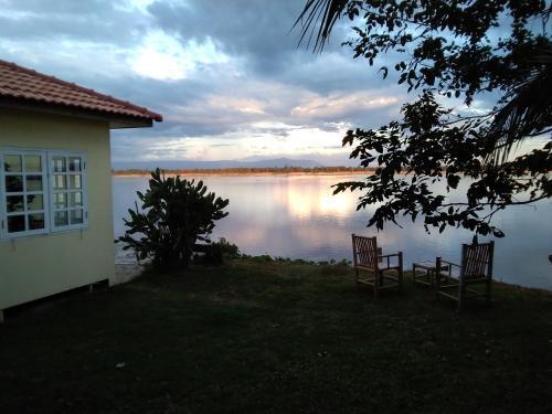 Hostal Cozy House Front Of Mekong ( Half-board )