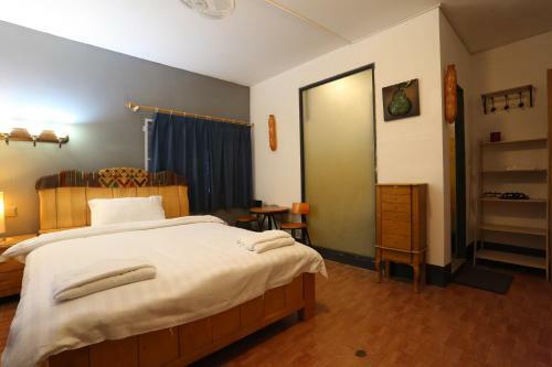 1m Hotel