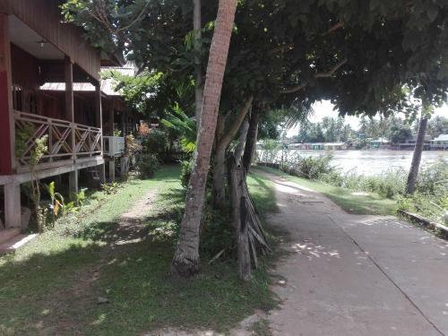Hostal River Garden Guesthouse