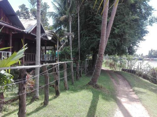 Hostal River Garden Guesthouse