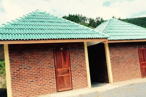 Hotel Chomdoy Bungalow & Restaurant