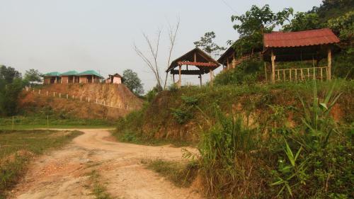 Hotel Chomdoy Bungalow & Restaurant