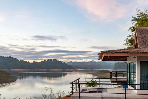 Hotel The Sanctuary Nam Ngum Beach Resort