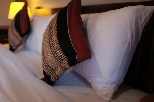 Hotel Paradise Riverview Resort