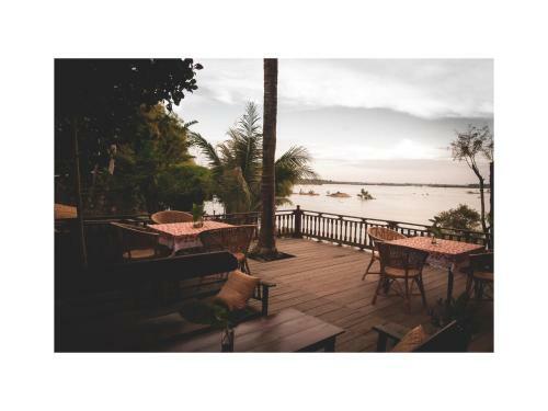 Hostal Pomelo Restaurant And Guesthouse