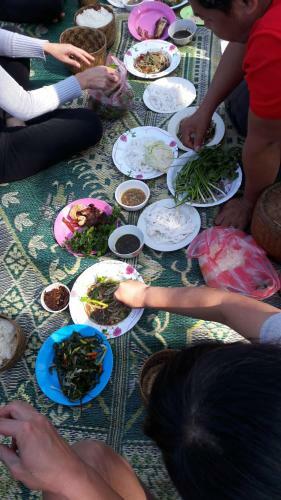 Boat - Luangprabang - Phonsavan - Home Stay