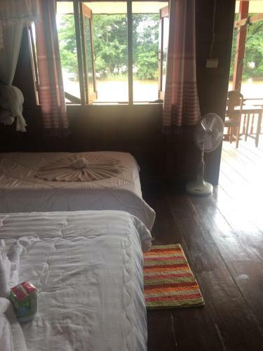 Hostal Riverside Bungalow