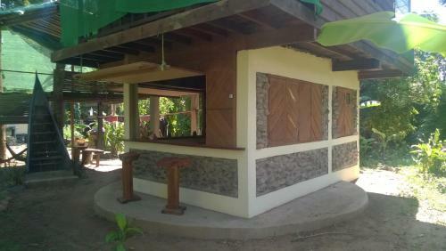 Rudi Mental Holiday Lodge