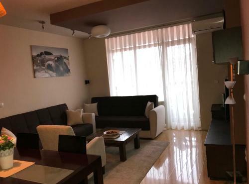 Redon's City Center Apartment