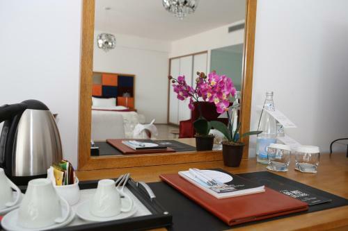 Hotel Queen Vali Palace