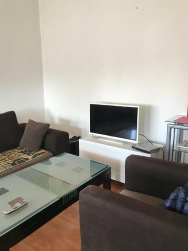 Cozy & Spacious Central Apartment