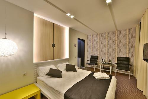 Io Hotel