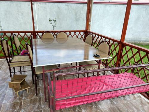 Hostal Guest House Voyage Osh