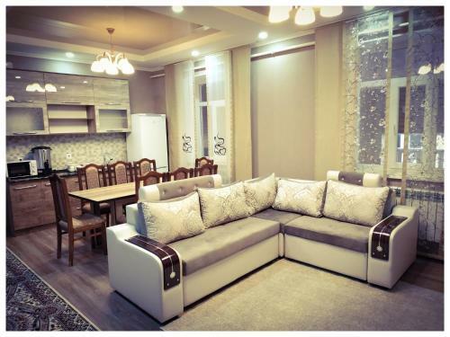 Hostal Twinhouse Karakol