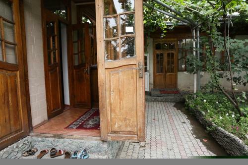 Hostal Lovely Home For You