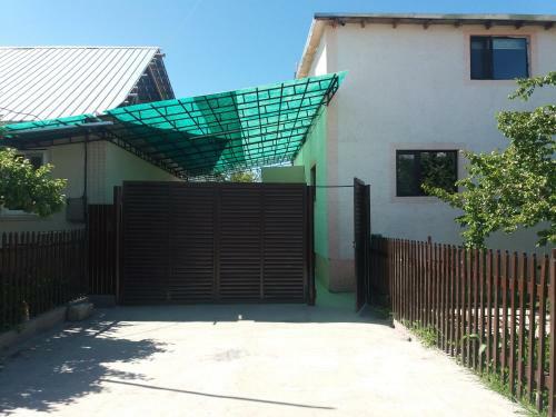 Hostal Makedon Guest House